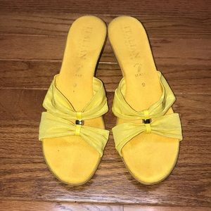 Comfy and cute yellow slides